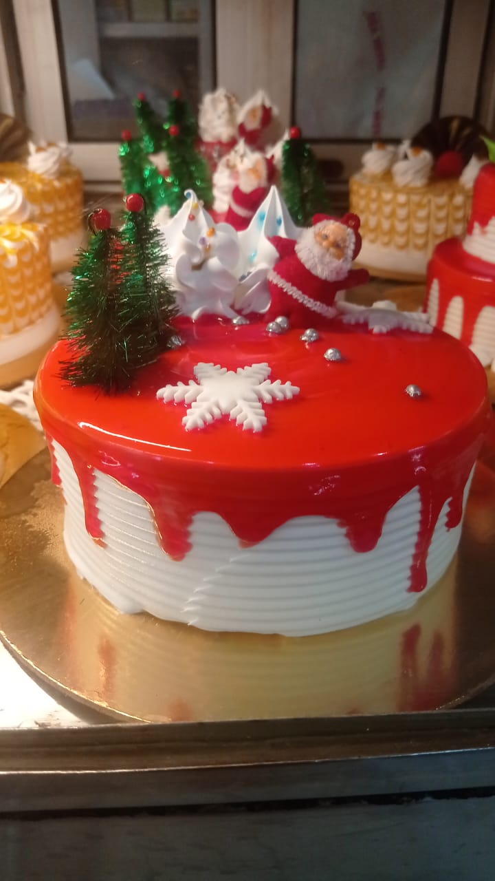 Strawberry Jelly Christmas Cake 